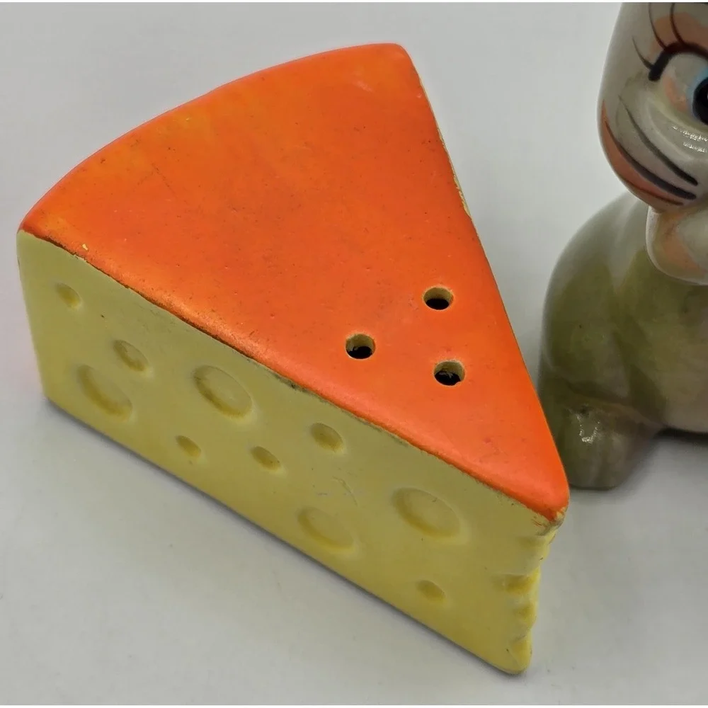 Mouse and‎ Cheese Salt and Pepper Shakers Enesco Japan Porcelain Gray Enesco